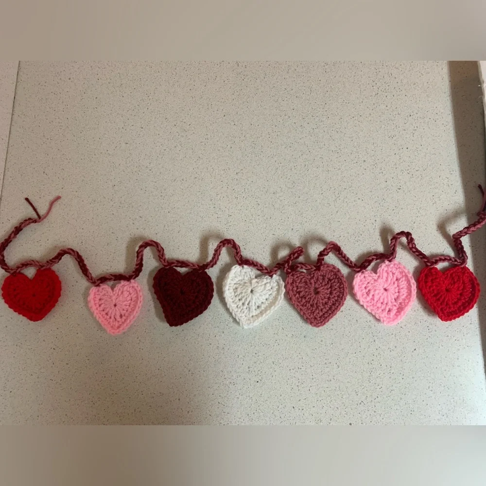 Valentines Hearts Seven Garland New Pink, Red, Mauve, White & Burgundy Handmade